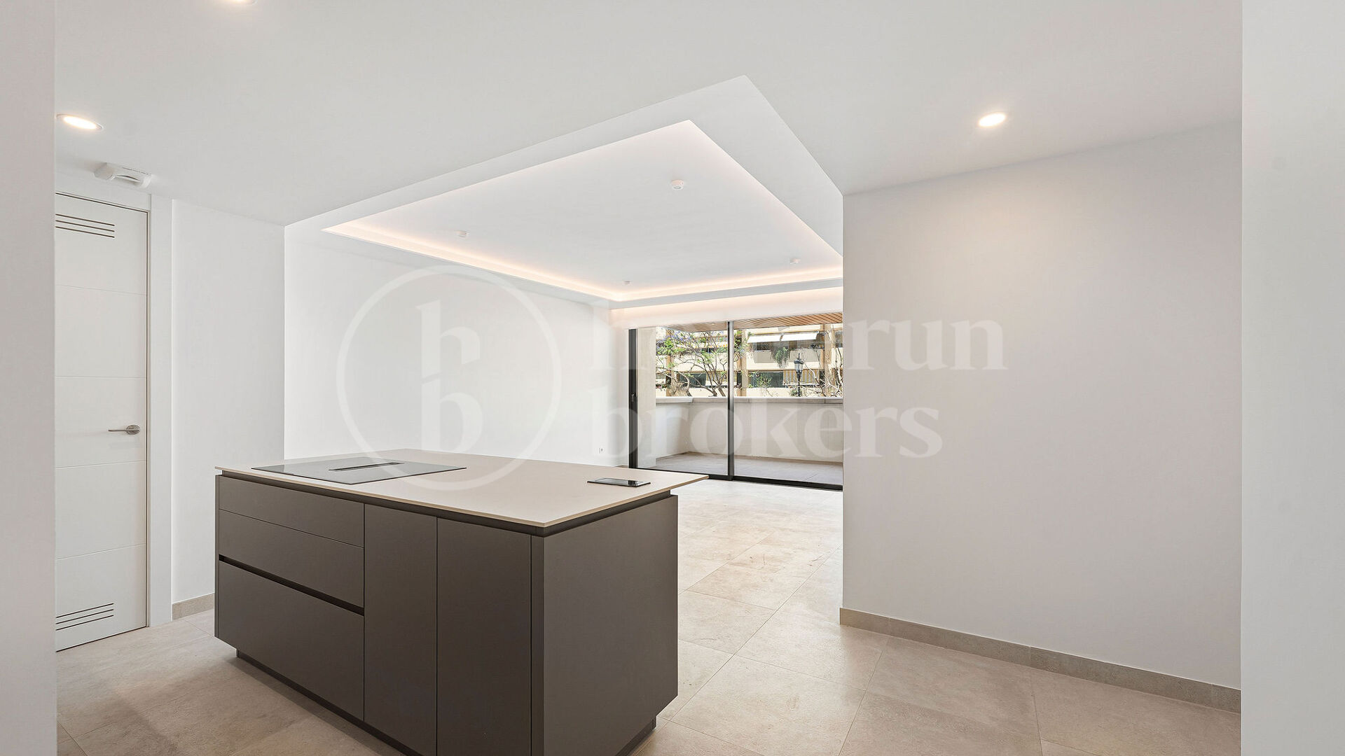Apartment Jade Tower - Luxury Coastal Living Fuengirola