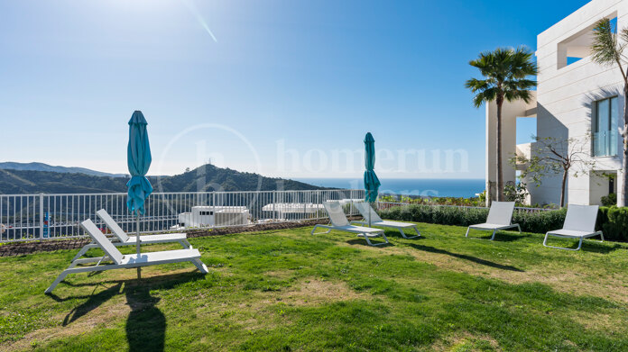 Apartment Circe - with Sea Views in Palo Alto Marbella