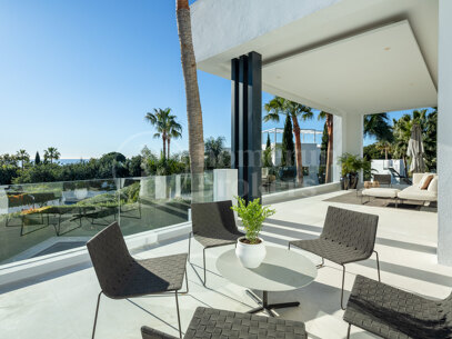 Altos de Puente Romano 4 – En Modern Villa på Marbellas Prestigefyllda Golden Mile