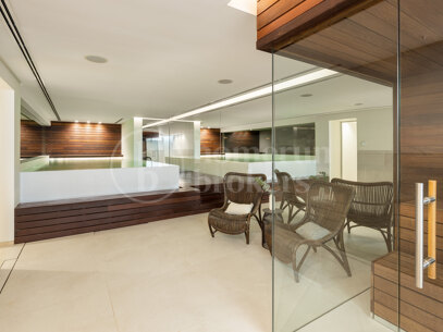 Altos de Puente Romano 4 – En Modern Villa på Marbellas Prestigefyllda Golden Mile