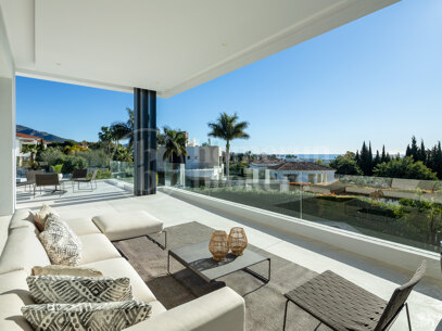 Altos de Puente Romano 4 – En Modern Villa på Marbellas Prestigefyllda Golden Mile