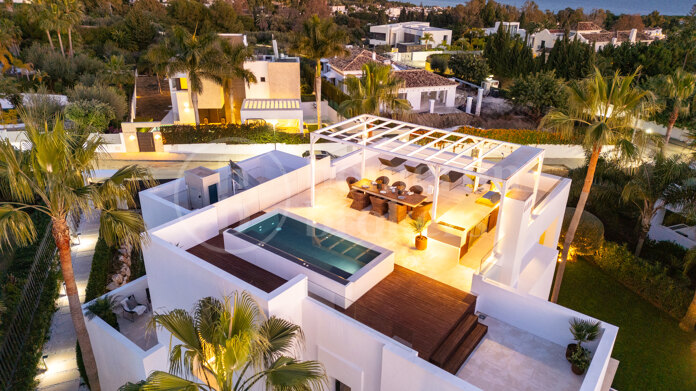 Altos de Puente Romano 4 – A Modern Villa in Marbella’s Prestigious Golden Mile