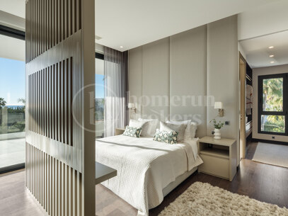 Altos de Puente Romano 4 – En Modern Villa på Marbellas Prestigefyllda Golden Mile