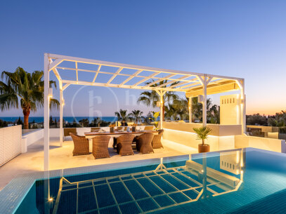 Altos de Puente Romano 4 – En Modern Villa på Marbellas Prestigefyllda Golden Mile