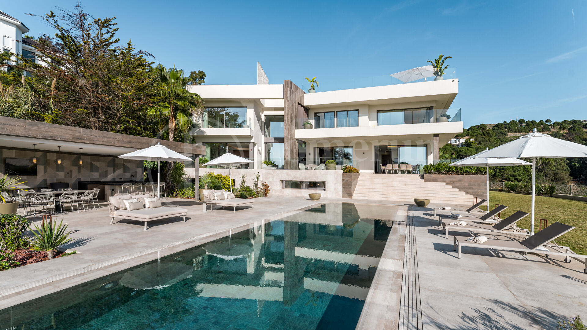 Villa The Retreat -Modern mästarvilla med storslagen utsikt i La Zagaleta,