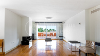 Penthouse Alhambra del Golf – Contemporary Elegance in Guadalmina Baja