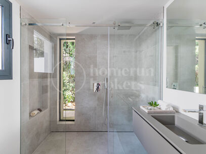 Villa Leones - Newly Reformed Villa in Nueva Andalucía