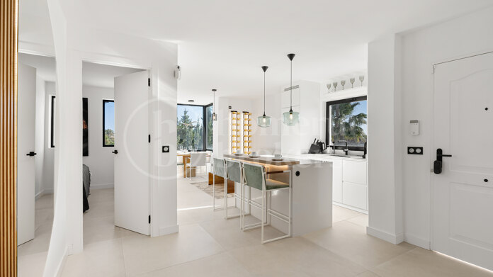 Penthouse La Diva – Modern Penthouse with Rooftop Terrace and Sea Views in Nueva Andalucía