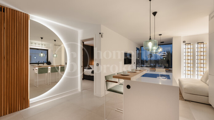Penthouse La Diva – Modern Penthouse with Rooftop Terrace and Sea Views in Nueva Andalucía