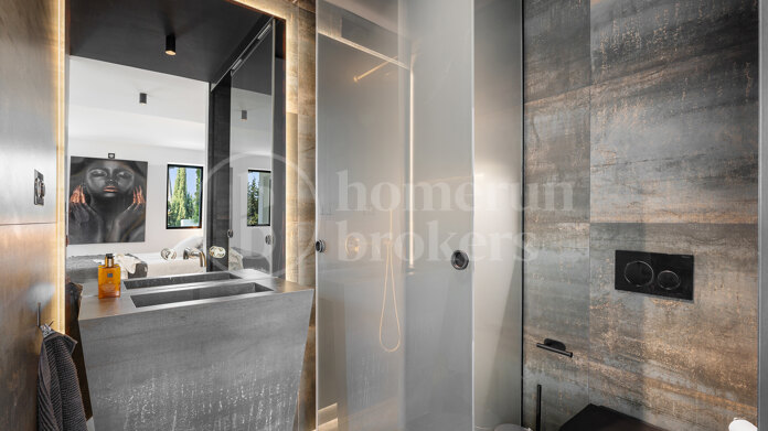 Penthouse La Diva – Modern Penthouse with Rooftop Terrace and Sea Views in Nueva Andalucía