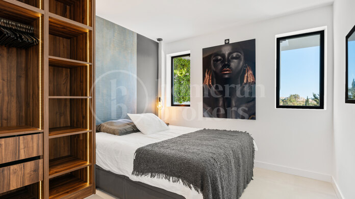 Penthouse La Diva – Modern Penthouse with Rooftop Terrace and Sea Views in Nueva Andalucía