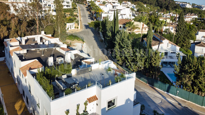 Penthouse La Diva – Modern Penthouse with Rooftop Terrace and Sea Views in Nueva Andalucía