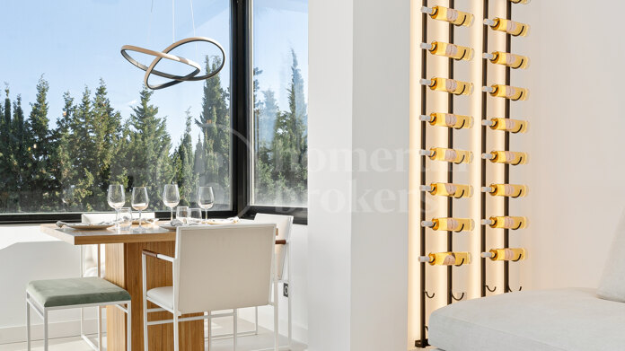 Penthouse La Diva – Modern Penthouse with Rooftop Terrace and Sea Views in Nueva Andalucía