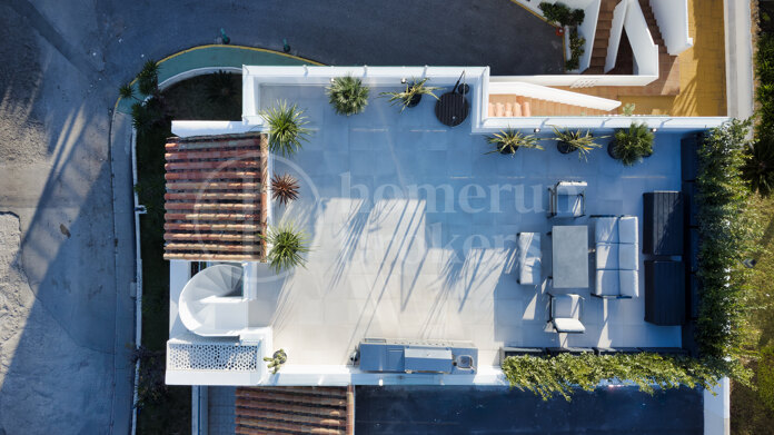 Penthouse La Diva – Modern Penthouse with Rooftop Terrace and Sea Views in Nueva Andalucía