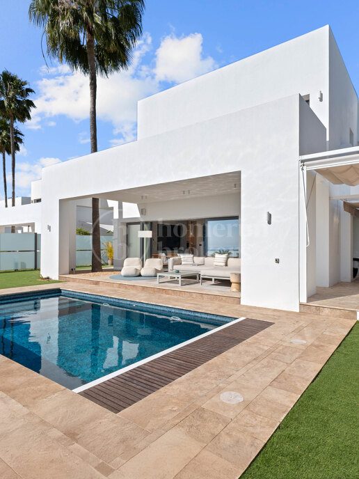Villa Elysium - Modern Villa with Panoramic Sea Views in Atalaya Fairways