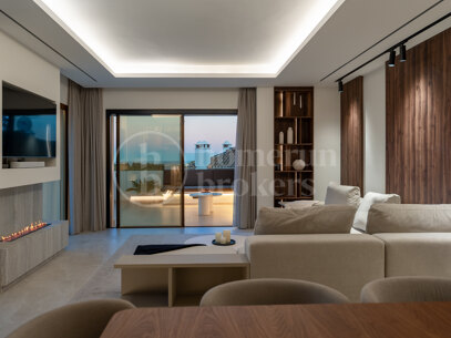 Penthouse Las Lolas - Luxury Penthouse with Sea and Mountain Views in Nueva Andalucia