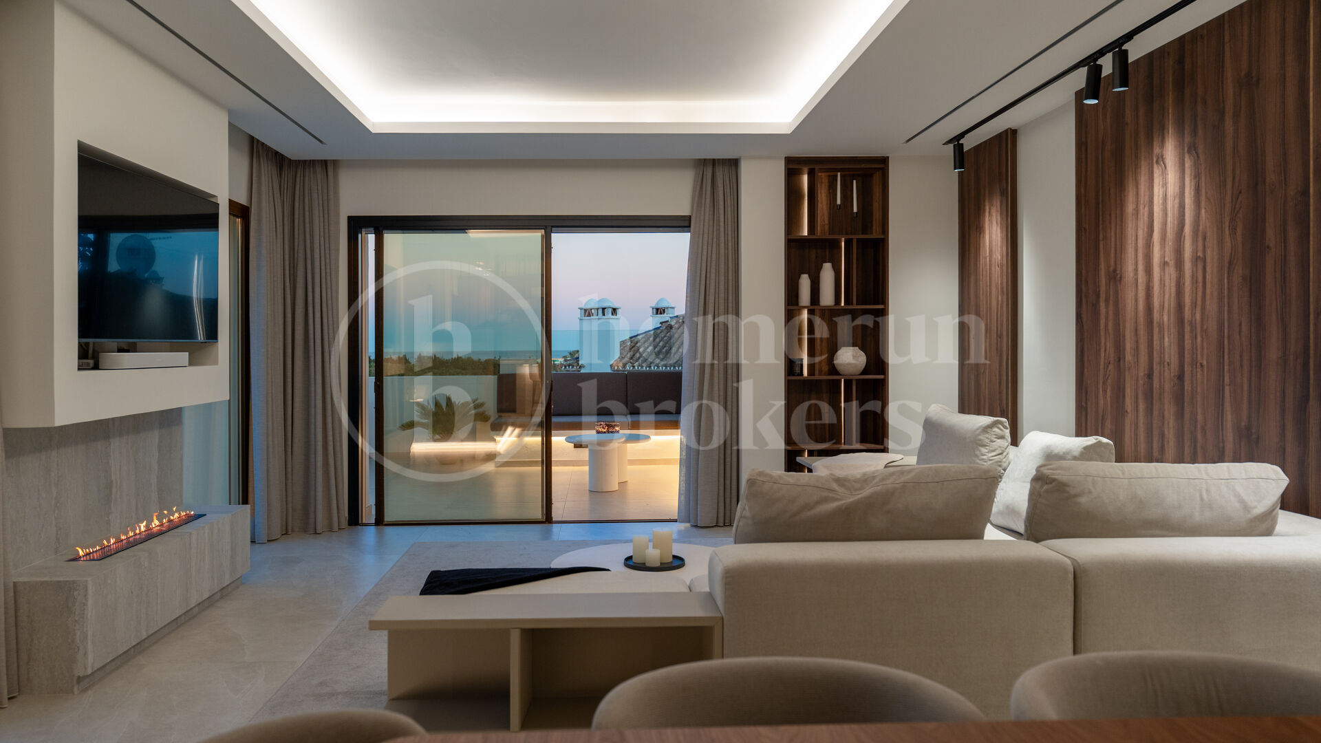 Lyxigt Dubblelvånings Penthouse med 3 Sovrum och Havs- och Bergsutsikt i Nueva Andalucía