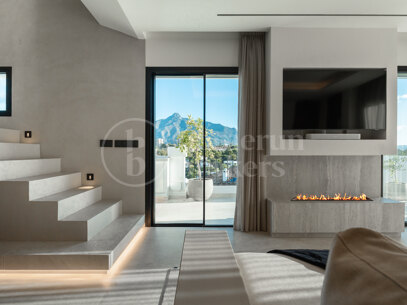 Penthouse Las Lolas - Luxury Penthouse with Sea and Mountain Views in Nueva Andalucia