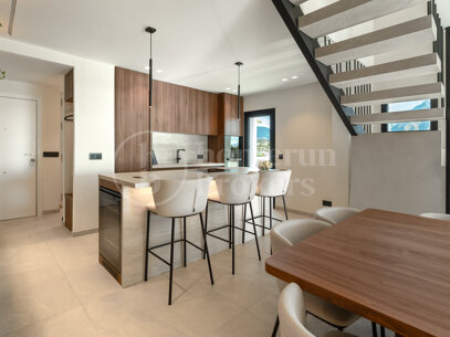 Penthouse Las Lolas - Luxury Penthouse with Sea and Mountain Views in Nueva Andalucia