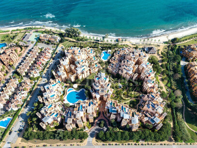 Takvåning La Sirena - Renoverad duplex vid stranden i Bahía de la Plata Estepona