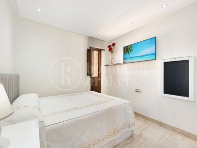 Takvåning La Sirena - Renoverad duplex vid stranden i Bahía de la Plata Estepona