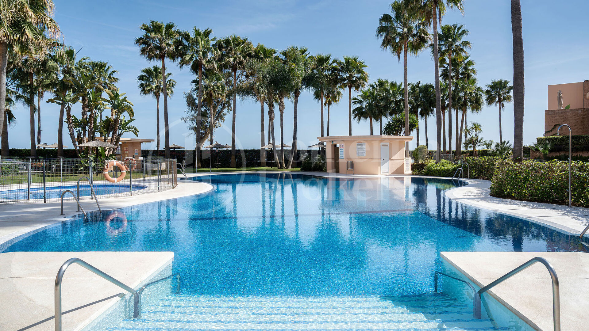 Penthouse La Sirena - Renovated Beachfront duplex in Bahía de la Plata Estepona