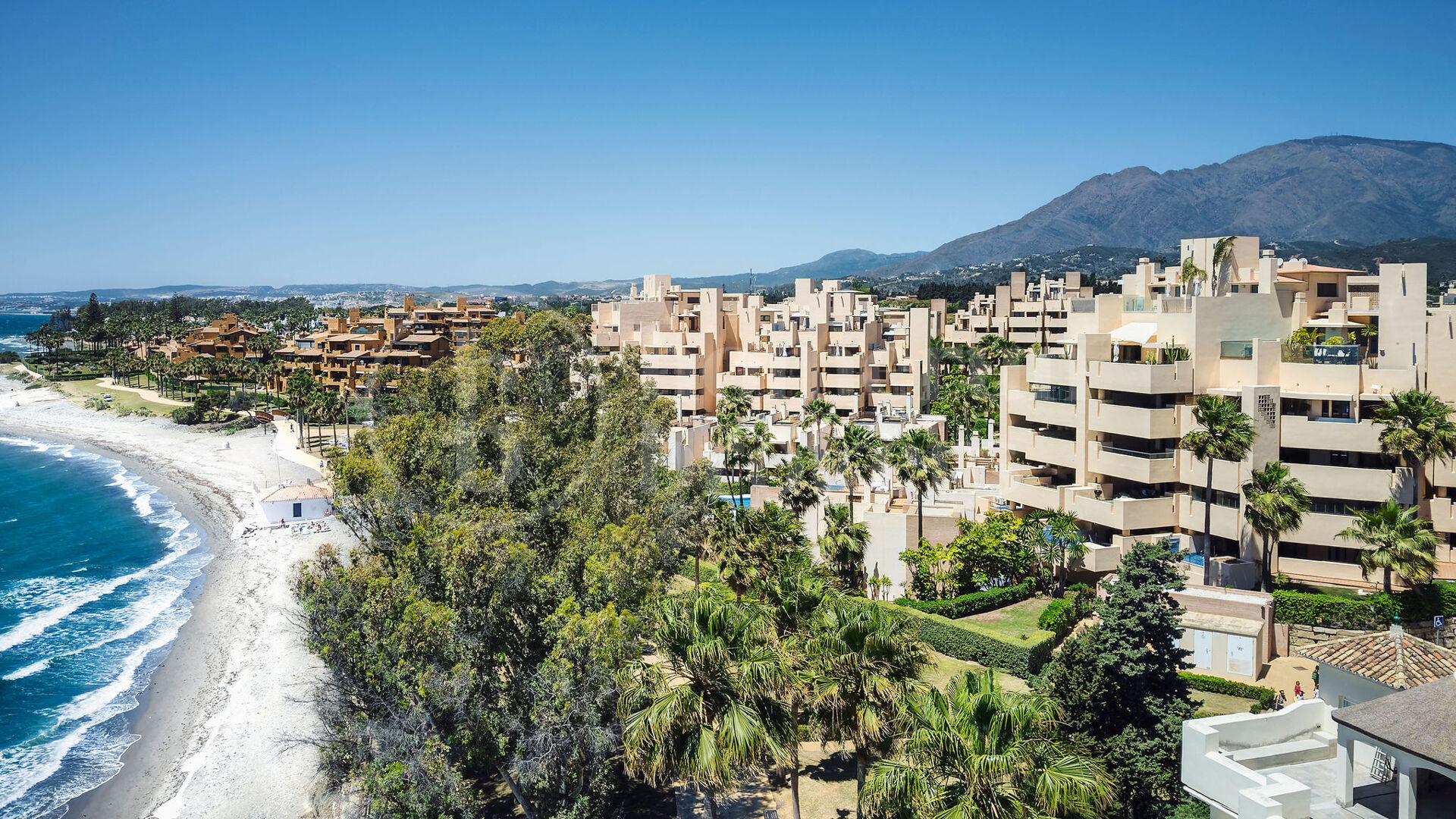 Penthouse La Sirena - Renovated Beachfront duplex in Bahía de la Plata Estepona