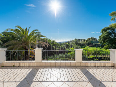 Villa Vega – Elegant Andalusisk Villa med Havsutsikt i Vega del Colorado