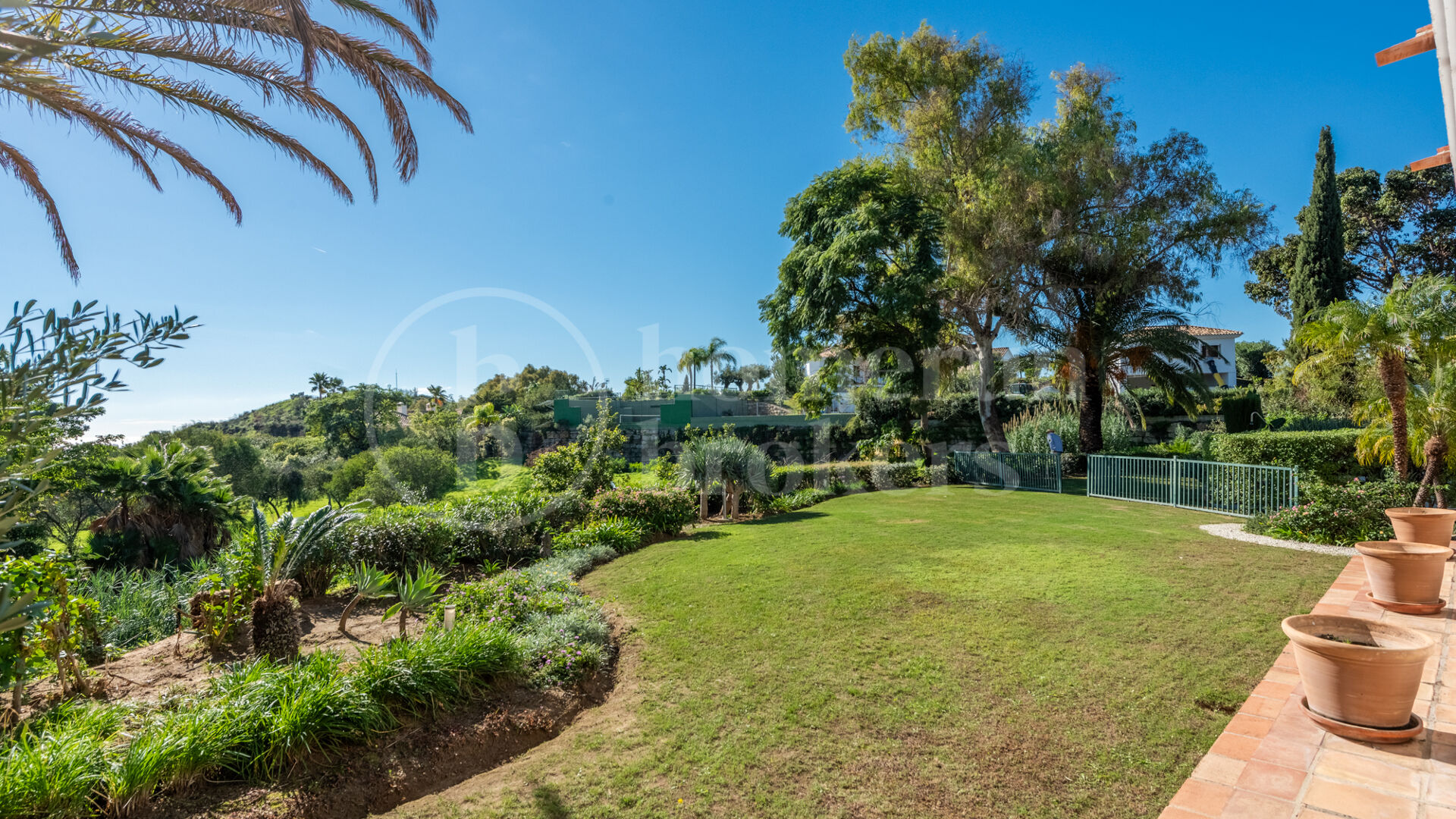 Villa Vega – Elegant Andalusisk Villa med Havsutsikt i Vega del Colorado