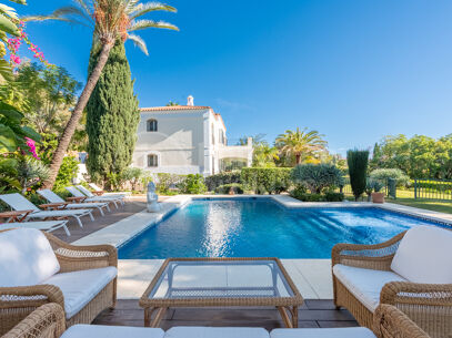 Villa Vega – Elegant Andalusisk Villa med Havsutsikt i Vega del Colorado