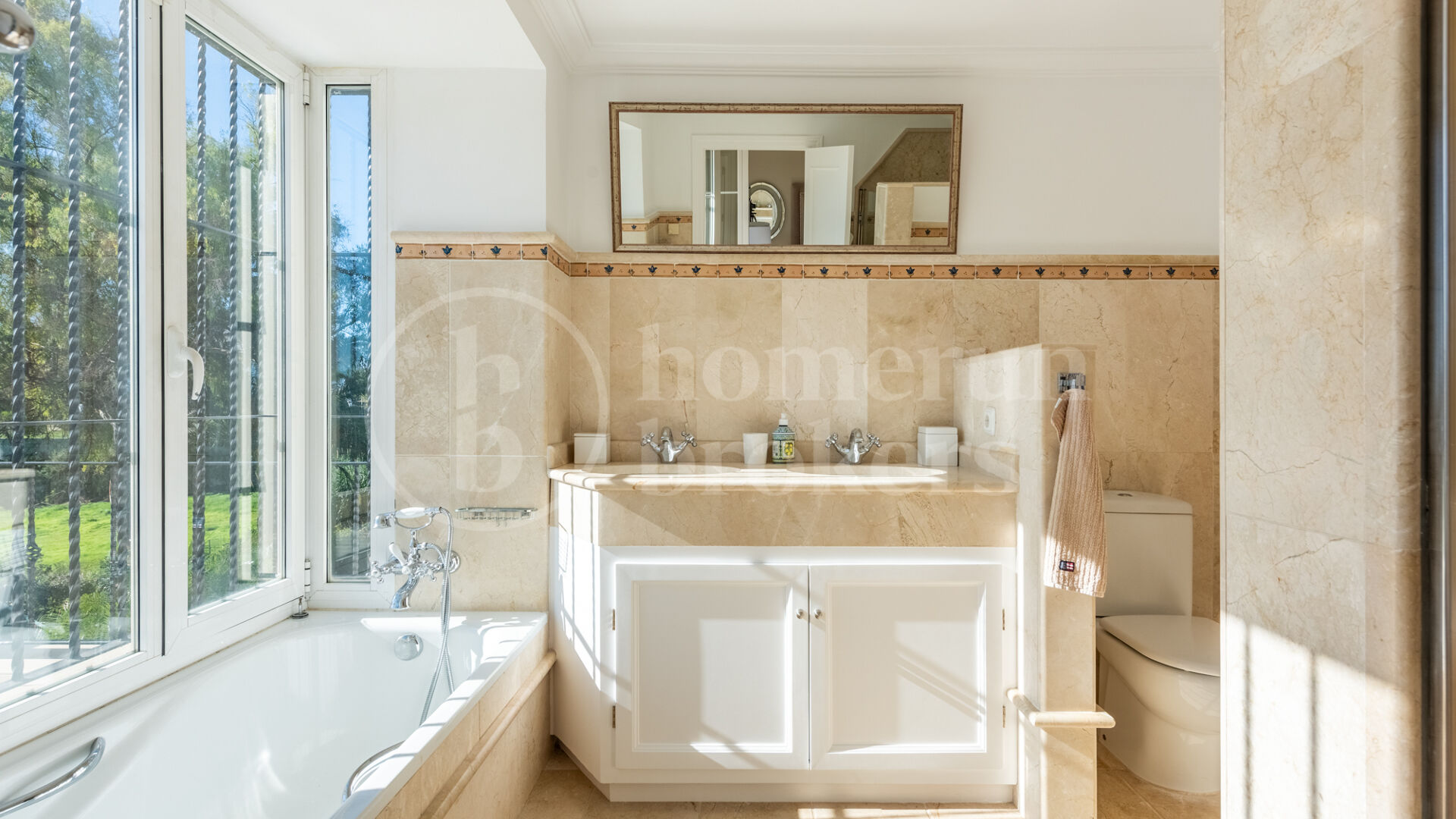 Villa Vega – Elegant Andalusisk Villa med Havsutsikt i Vega del Colorado