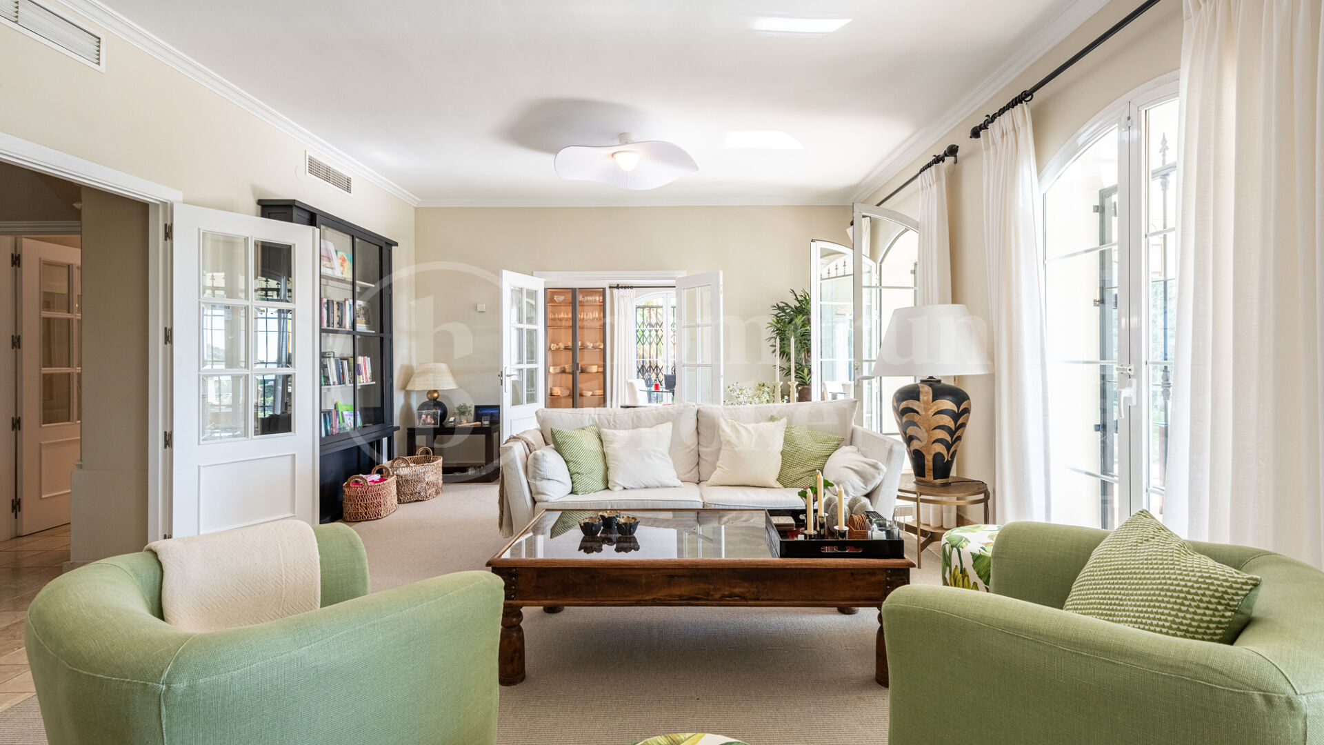 Villa Vega – Elegant Andalusisk Villa med Havsutsikt i Vega del Colorado