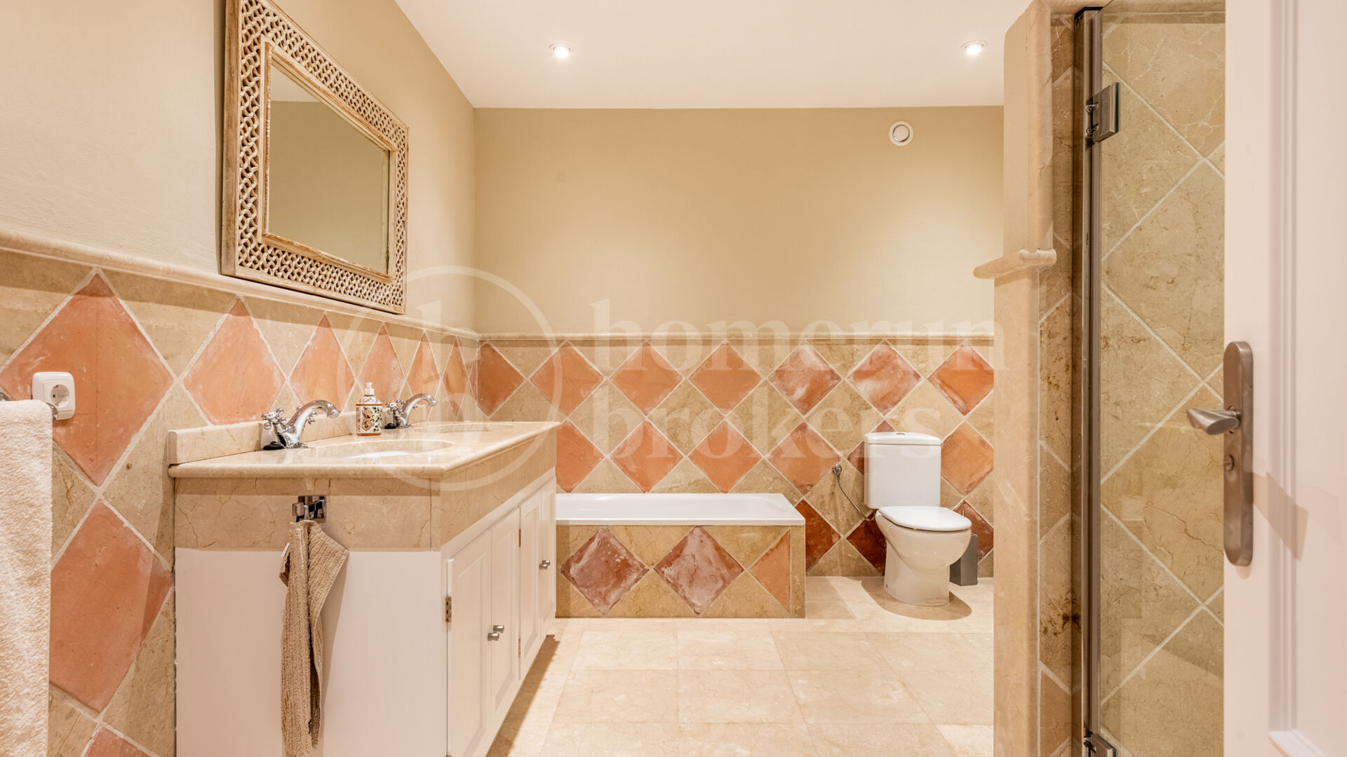 Villa Vega – Elegant Andalusisk Villa med Havsutsikt i Vega del Colorado