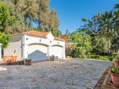 Villa Vega – Elegant Andalusisk Villa med Havsutsikt i Vega del Colorado