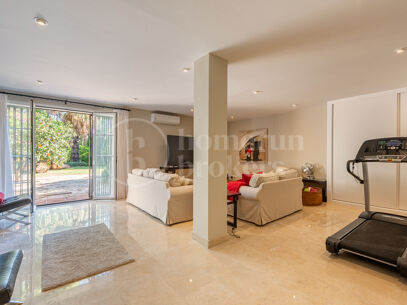 Villa Vega – Elegant Andalusisk Villa med Havsutsikt i Vega del Colorado