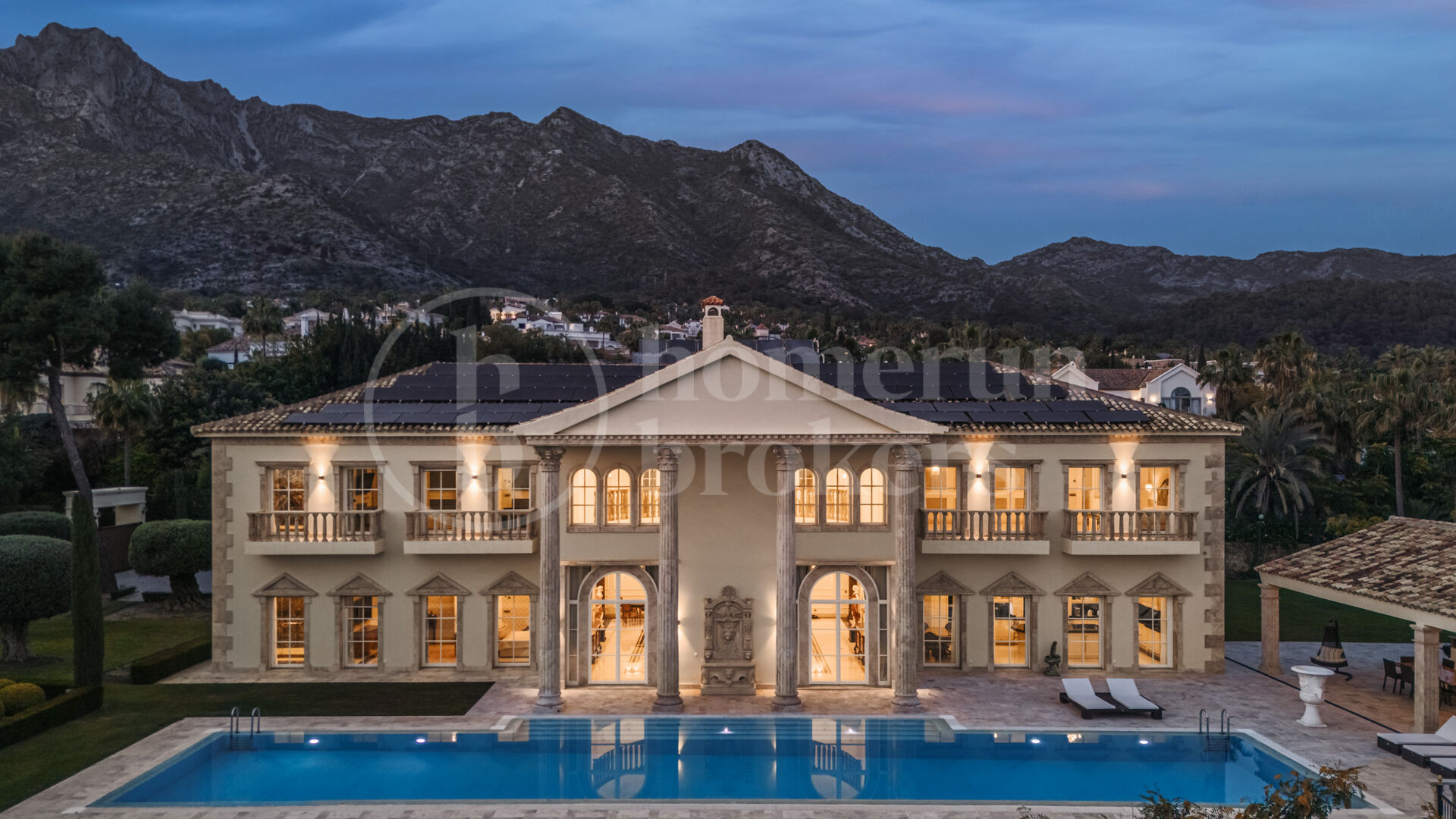 Villa Sinfonía - Lyxig neoklassisk egendom med panoramautsikt över havet i Sierra Blanca