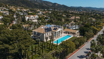 Villa Sinfonía - Luxury Neoclassical Estate with Panoramic Sea Views in Sierra Blanca