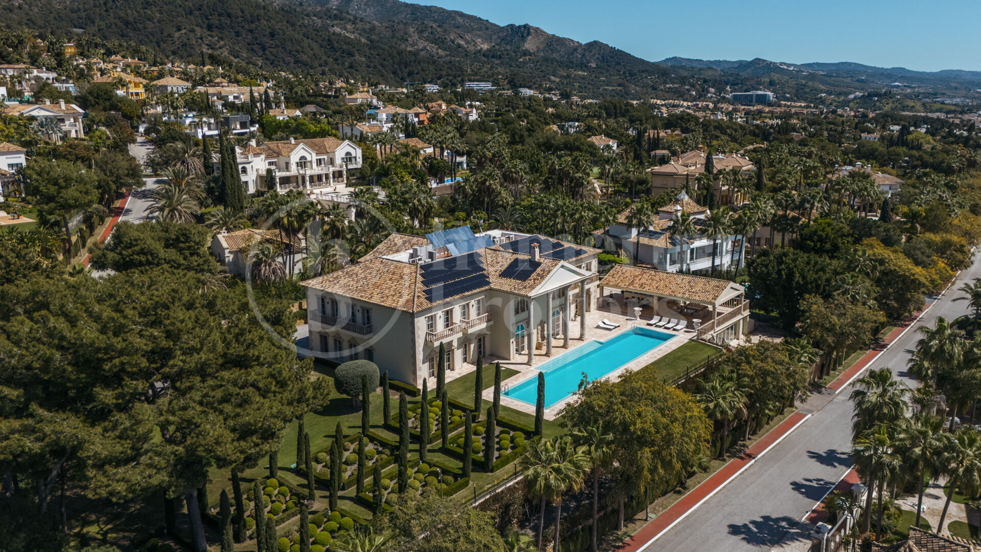 Villa Sinfonía - Lyxig neoklassisk egendom med panoramautsikt över havet i Sierra Blanca