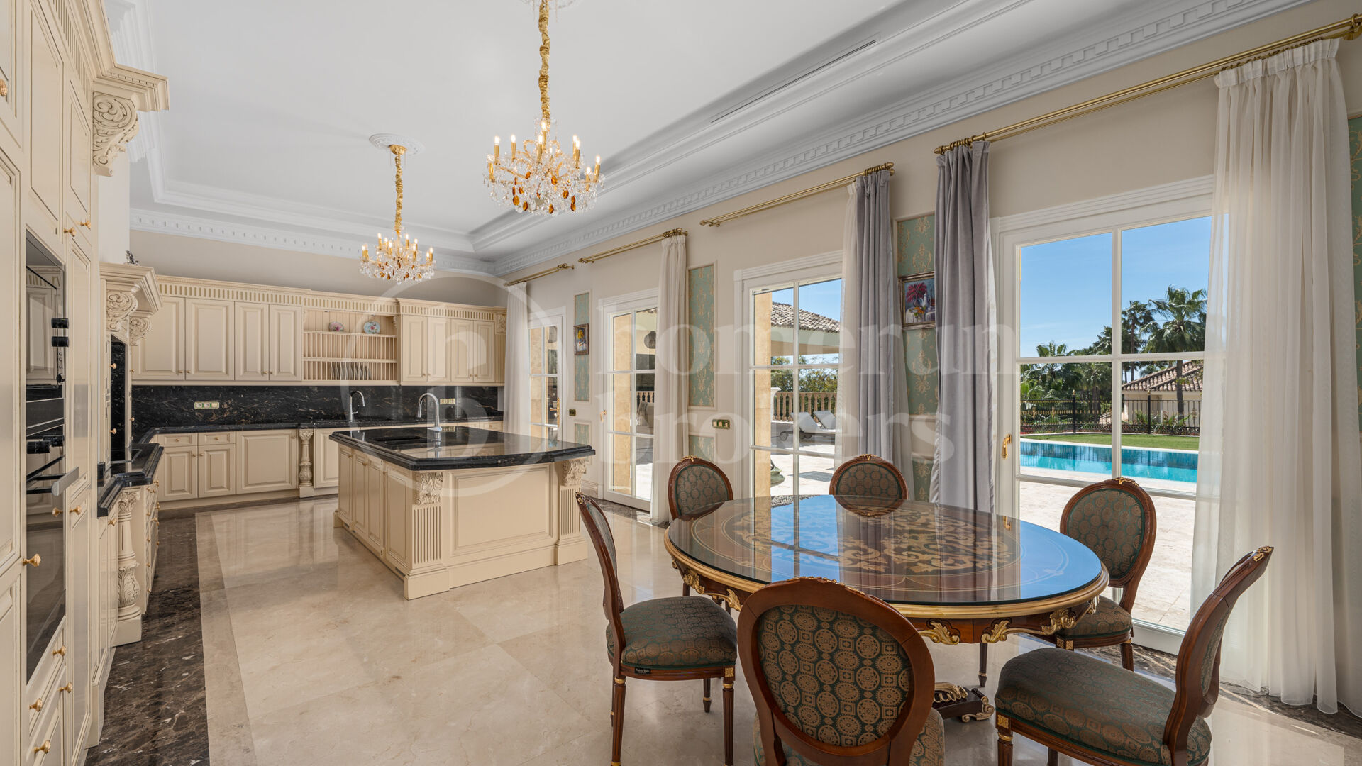 Villa Sinfonía - Lyxig neoklassisk egendom med panoramautsikt över havet i Sierra Blanca