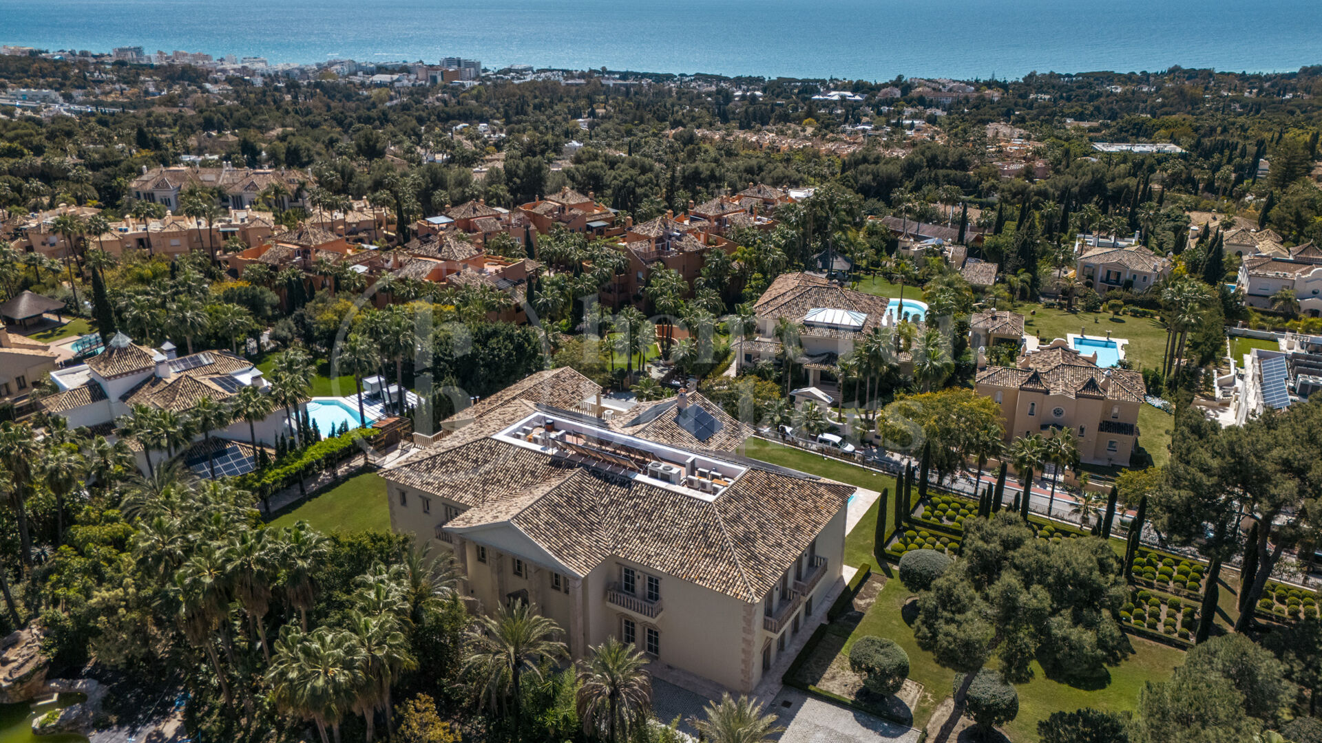 Villa Sinfonía - Lyxig neoklassisk egendom med panoramautsikt över havet i Sierra Blanca