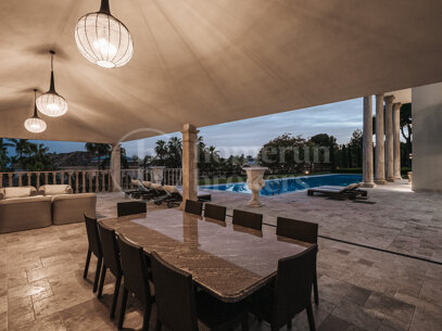 Villa Sinfonía - Lyxig neoklassisk egendom med panoramautsikt över havet i Sierra Blanca
