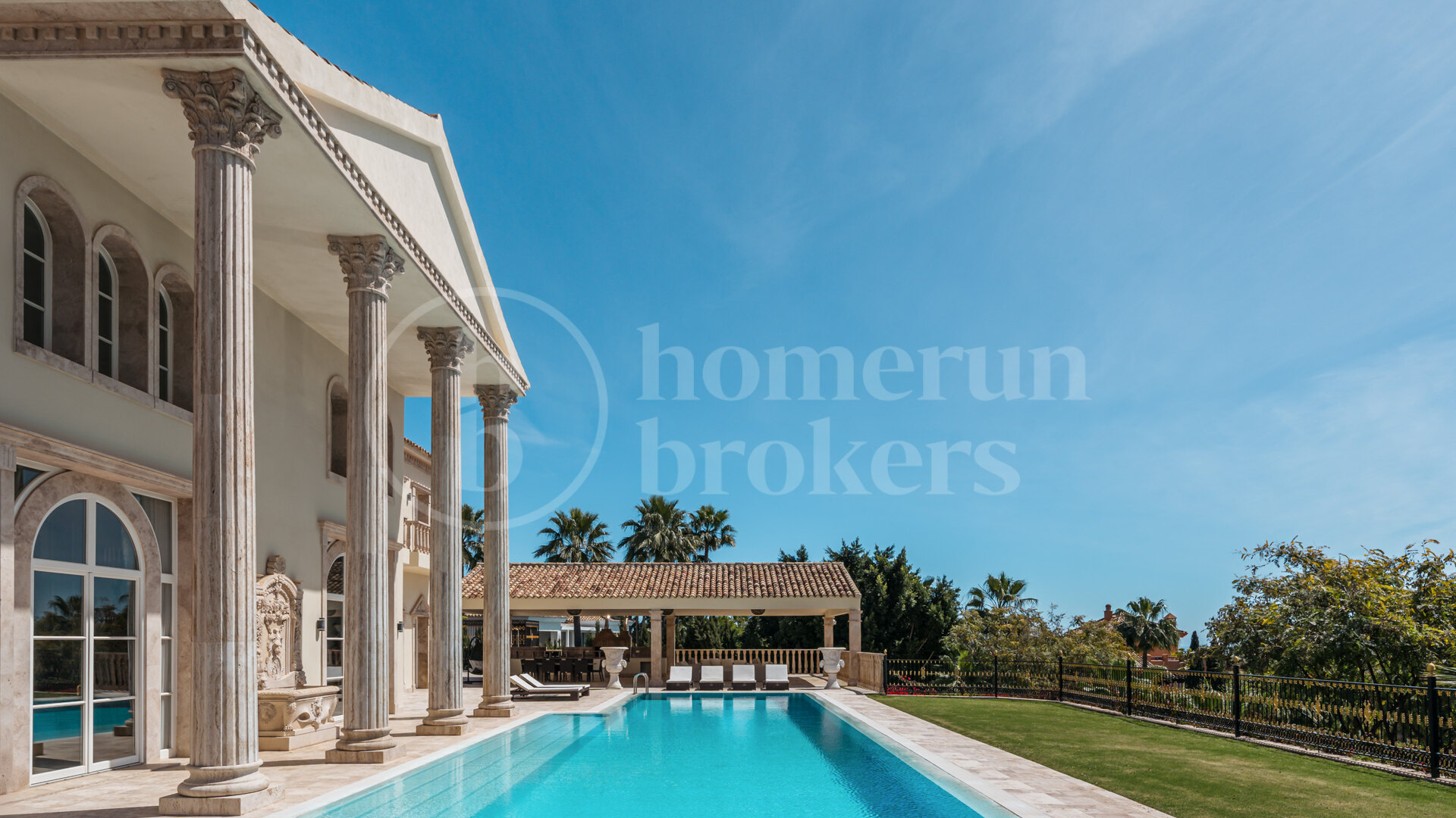 Villa Sinfonía - Lyxig neoklassisk egendom med panoramautsikt över havet i Sierra Blanca