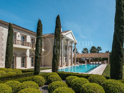 Villa Sinfonía - Lyxig neoklassisk egendom med panoramautsikt över havet i Sierra Blanca