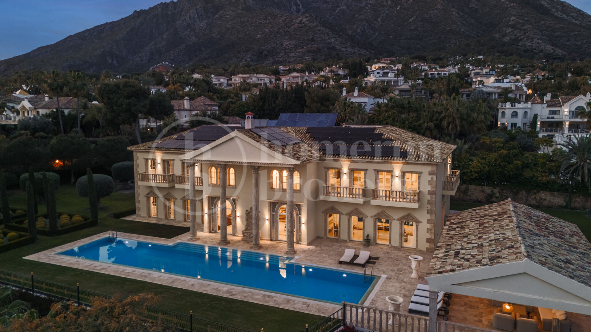 Villa Sinfonía - Lyxig neoklassisk egendom med panoramautsikt över havet i Sierra Blanca