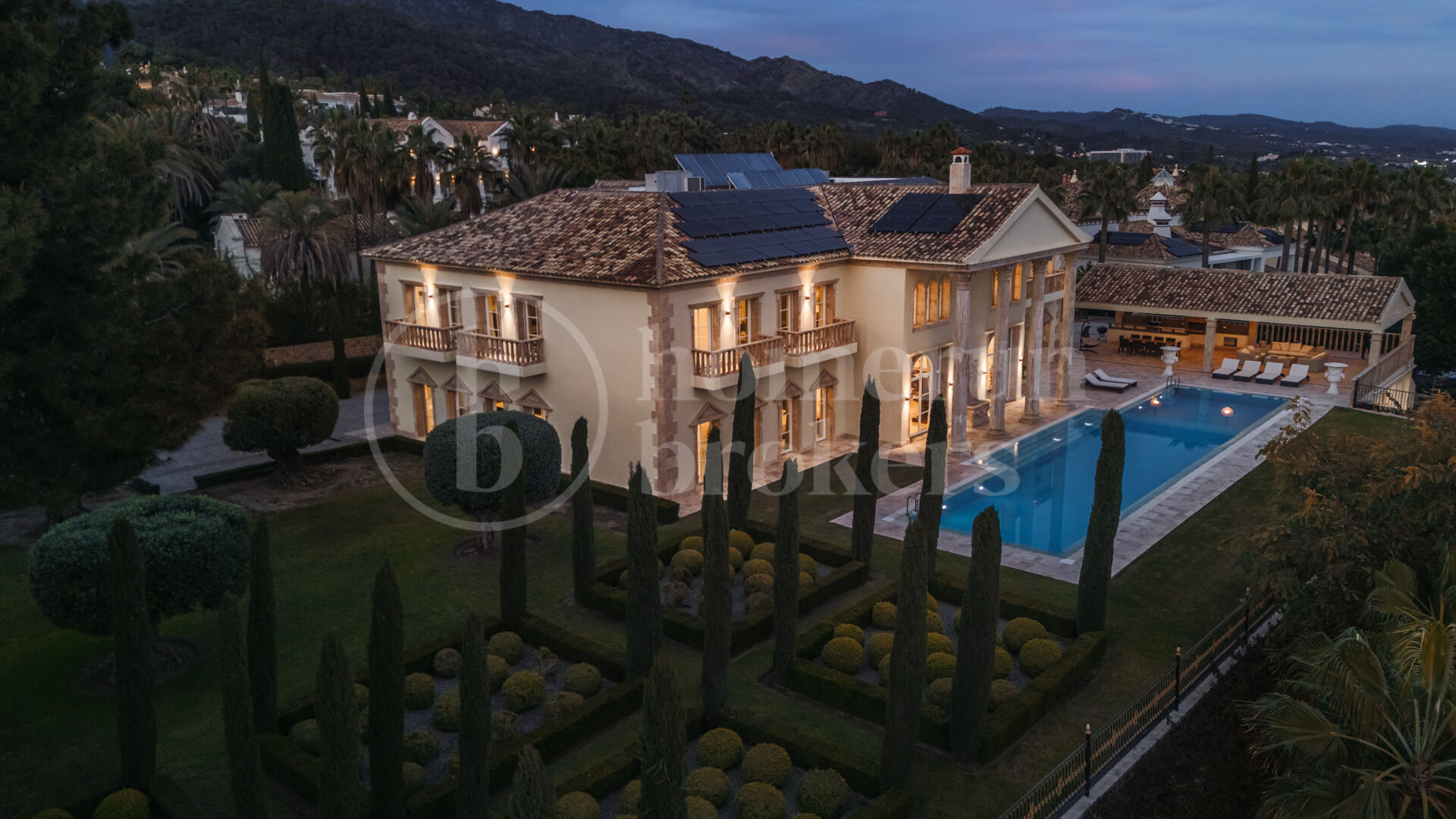 Villa Sinfonía - Lyxig neoklassisk egendom med panoramautsikt över havet i Sierra Blanca