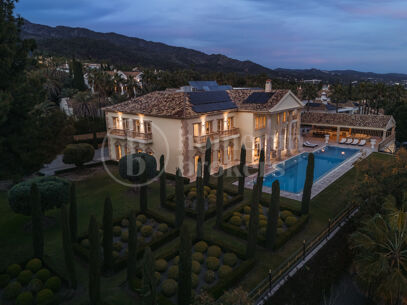 Villa Sinfonía - Lyxig neoklassisk egendom med panoramautsikt över havet i Sierra Blanca