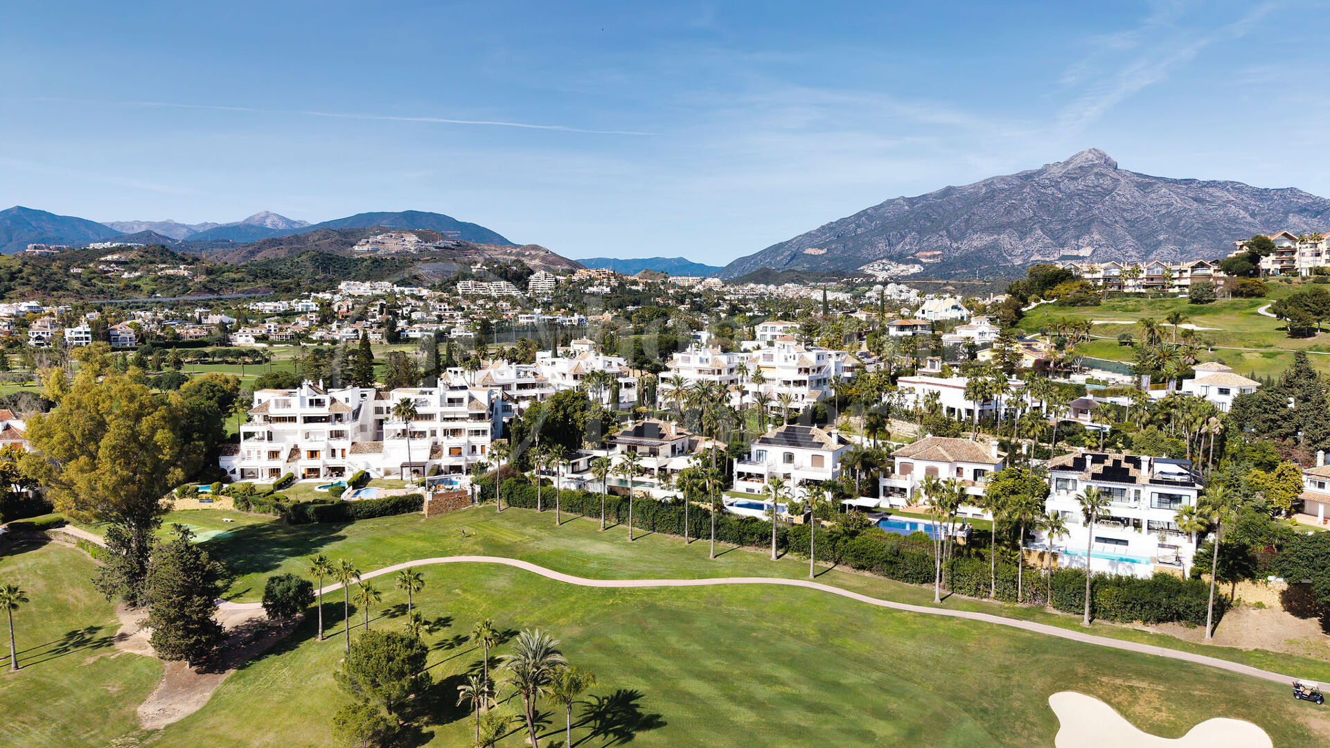 Penthouse Alcores - Frontline Golf Luxury Penthouse in Alcores del Golf