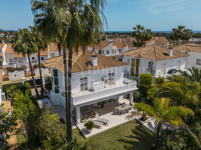 Villa Beatriz – Refined Mediterranean Living in Monte Biarritz Estepona