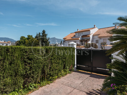 Villa Beatriz – Refined Mediterranean Living in Monte Biarritz Estepona
