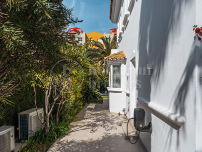 Villa Beatriz – Refined Mediterranean Living in Monte Biarritz Estepona